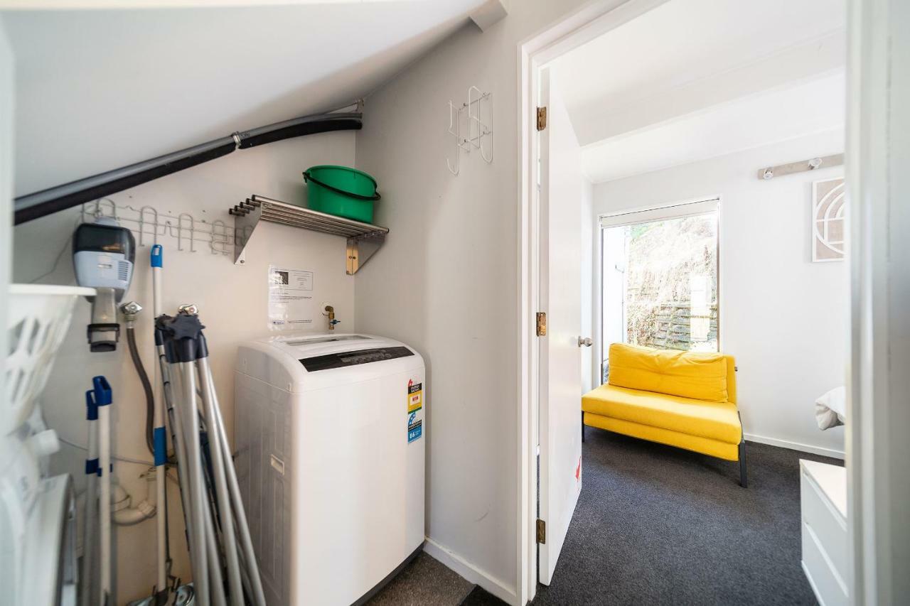 Central, Modern Loft Style Home - 2 Min Walk From Town 퀸즈타운 외부 사진